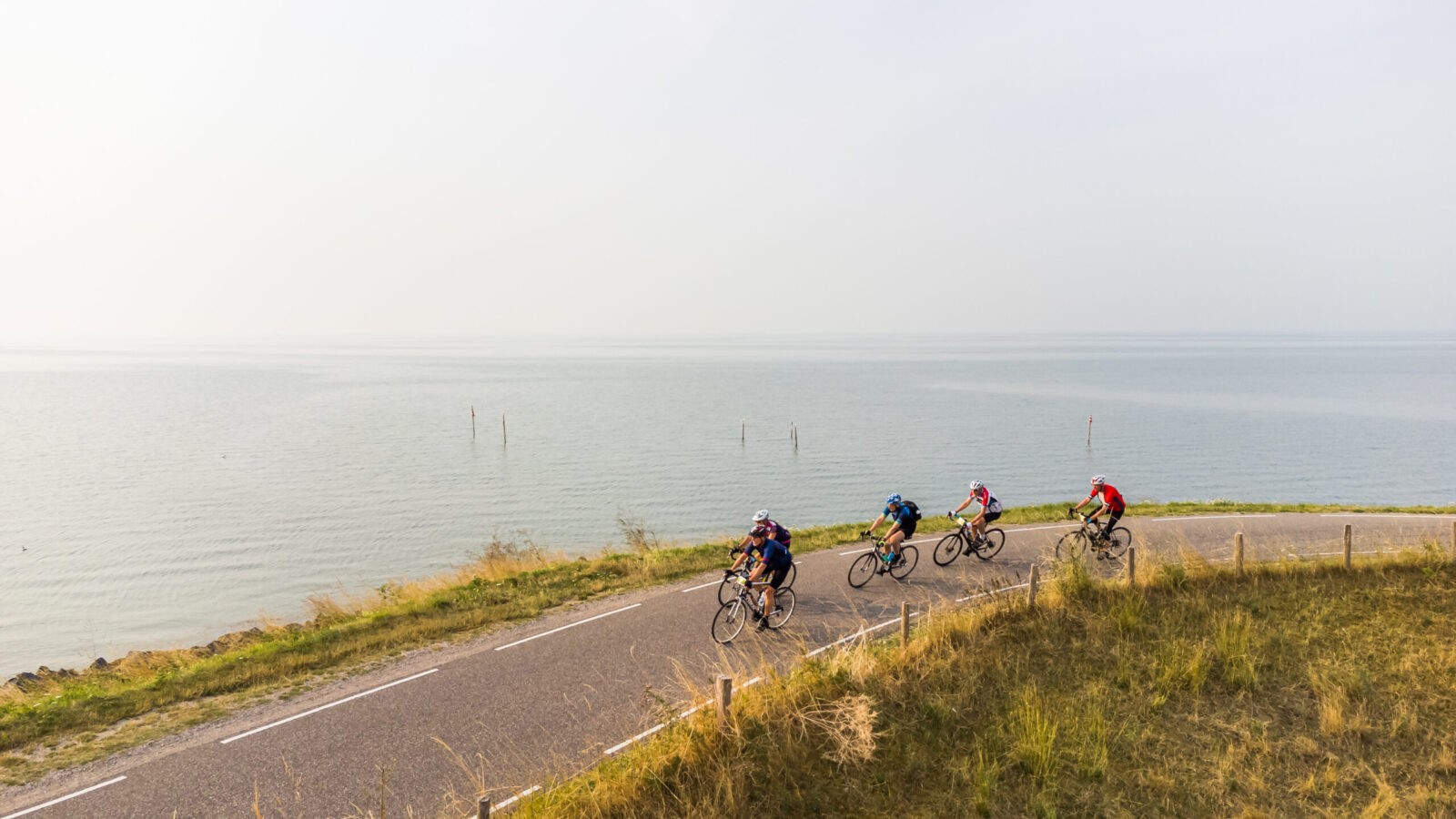 ‘Skitterende’ 12e editie van de Ronde van de Westfriese Omringdijk levert € 11.205,- op voor KWF Kankerbestrijding