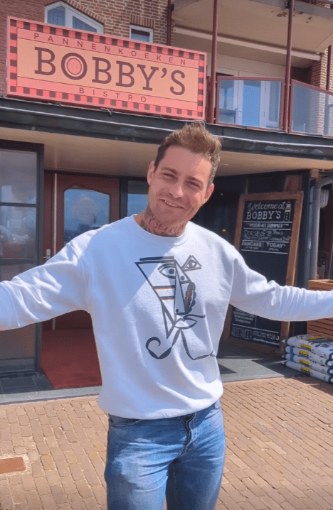 Douwe Bob opent zondag zijn pannekoekenbistro in Egmond aan Zee