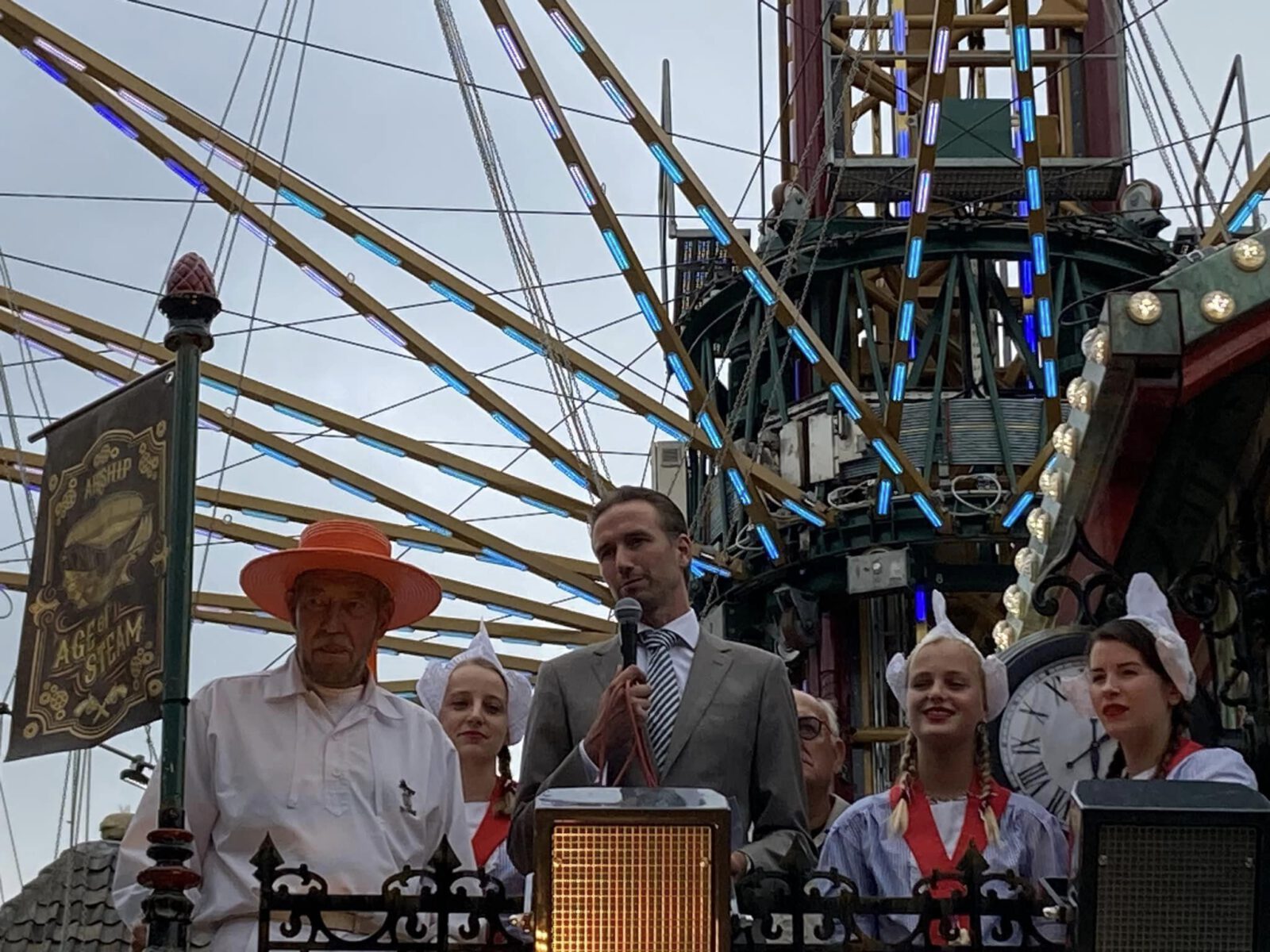 Alkmaarse kermis geopend door Wethouder Christian Schouten