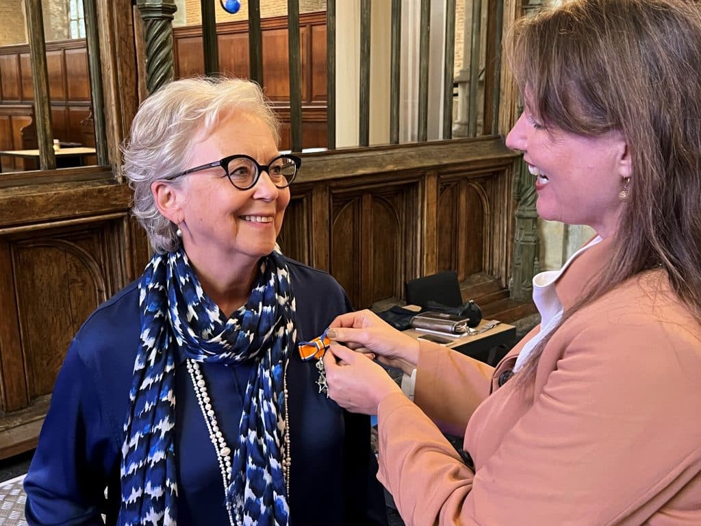 Mevrouw dr. F. Haak-Van der Lely benoemd tot Ridder in de Orde van Oranje Nassau