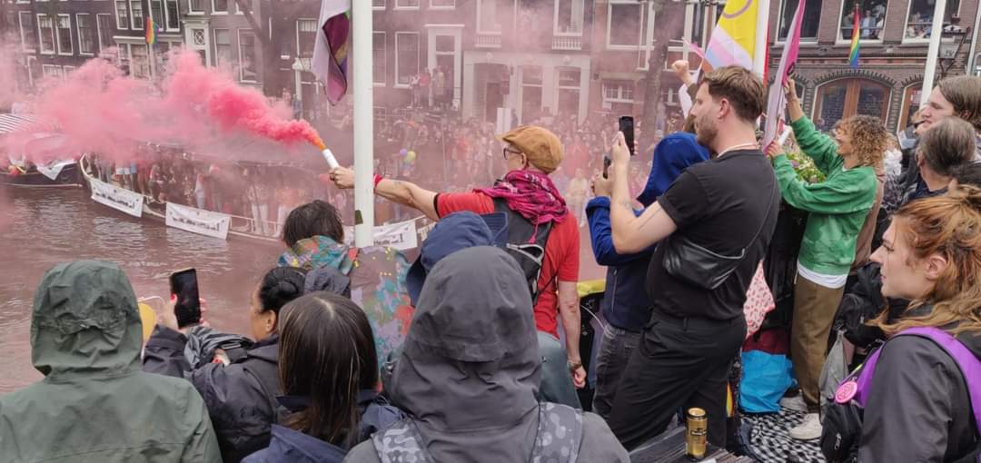 Klimaatactivisten Extinction Rebellion houden mars vanuit Alkmaar naar A12-protest in Den Haag