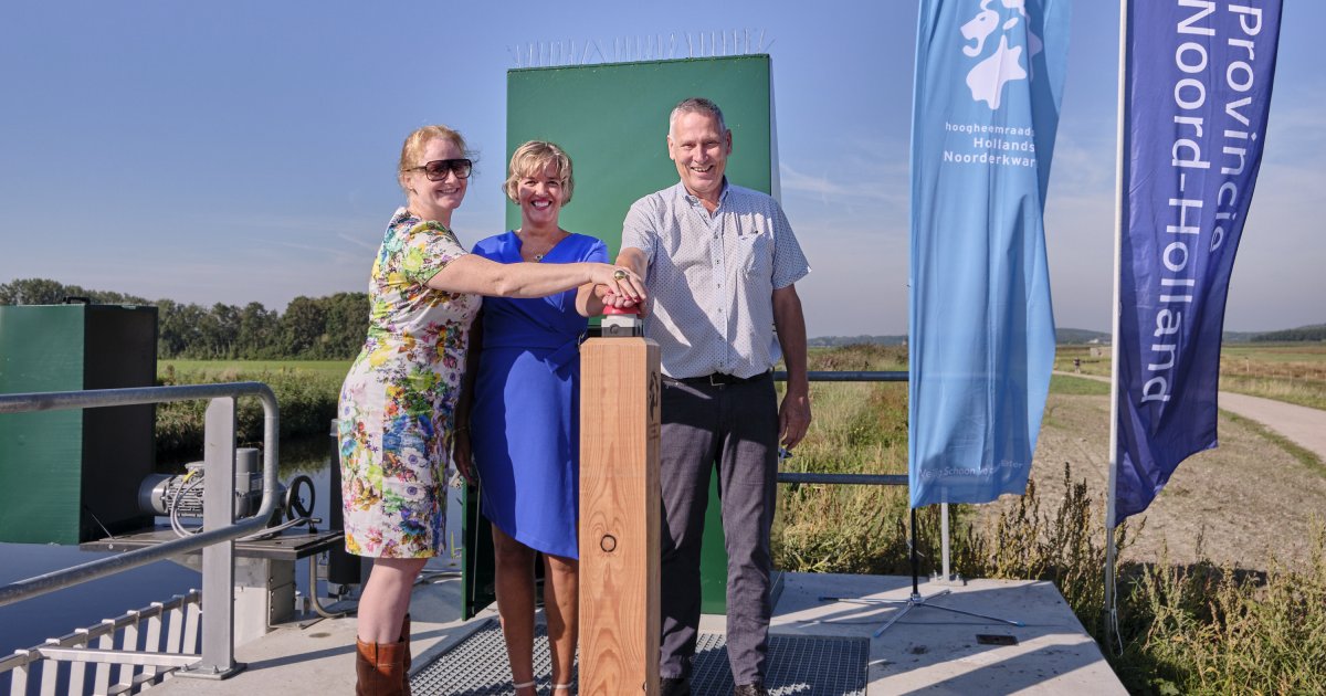 Opening Boezemberging in natuurgebied voormalig vliegveld Bergen