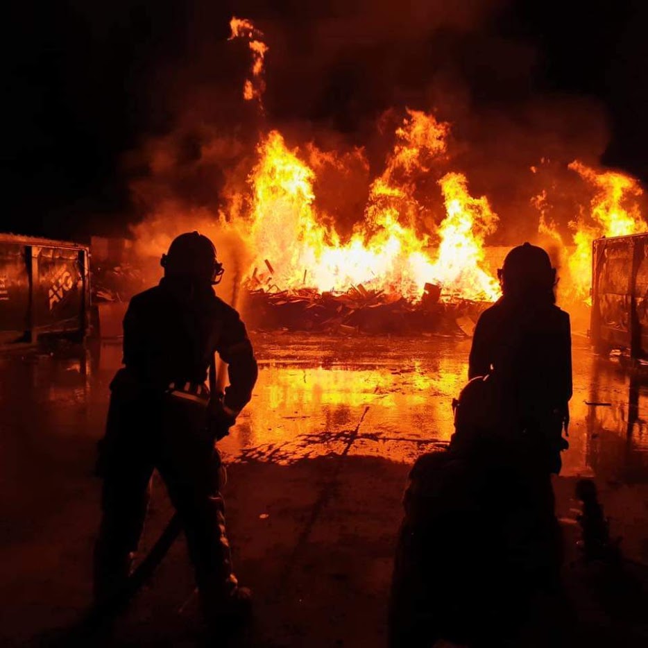 Grote brand in Alkmaar bij Pettemerstraat