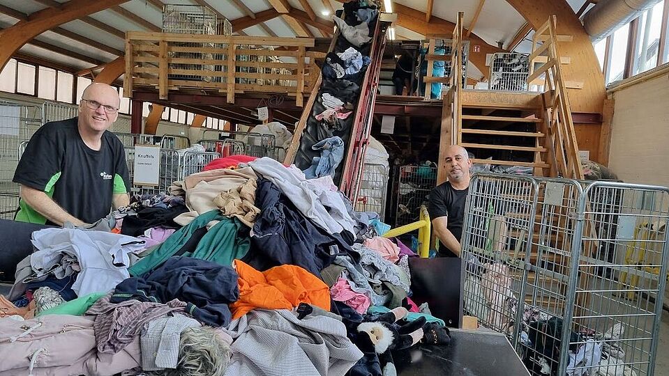 Recyclefabriek geeft textiel én medewerkers nieuw leven