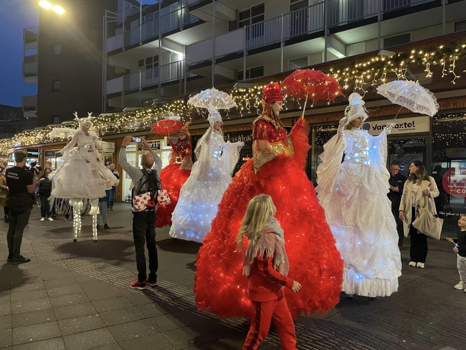 Veel publiek bij lichtjesparade in de Mare