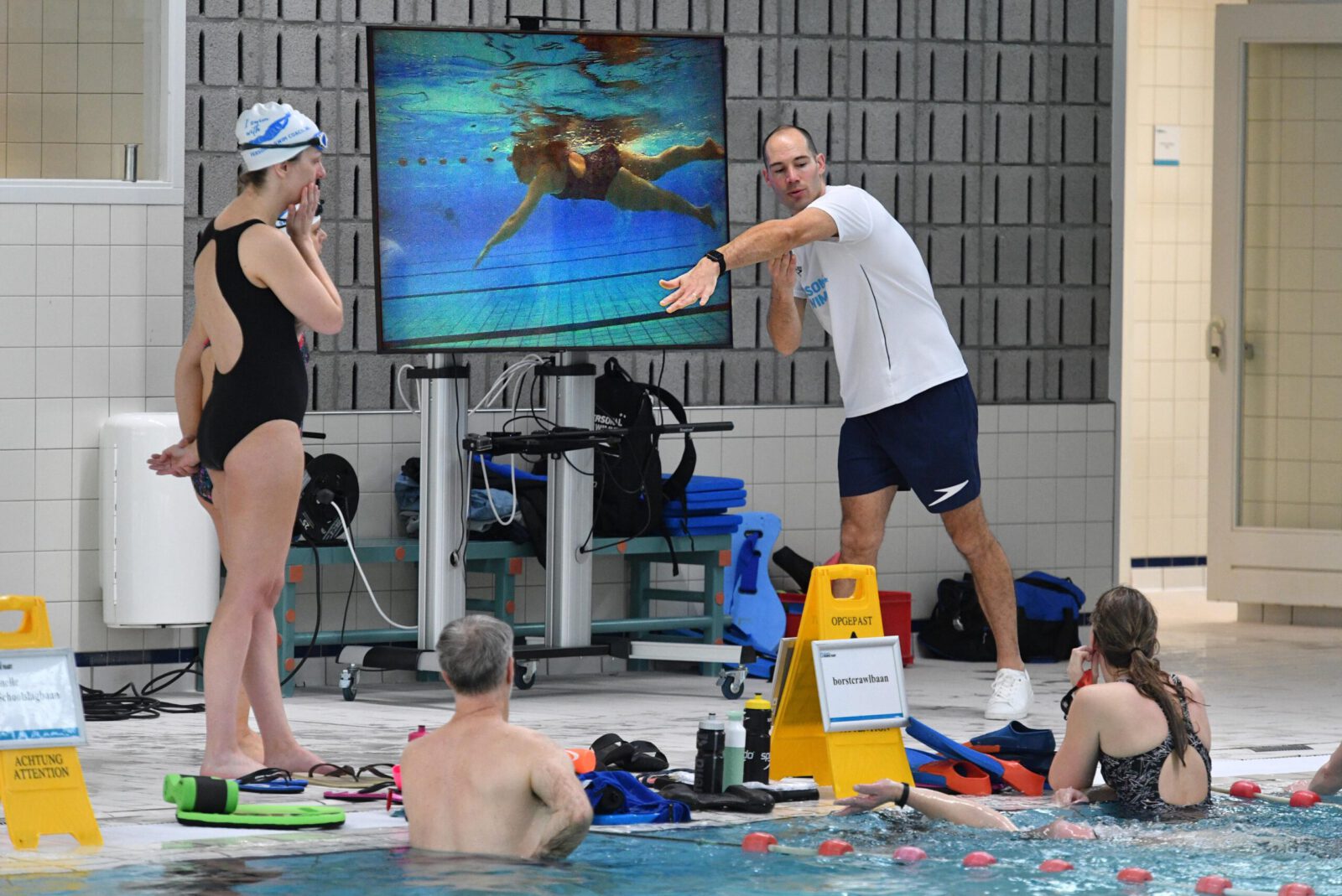 Gratis videoanalyse zwemtechniek door oud-Olympiër in zwembad Hoornse Vaart