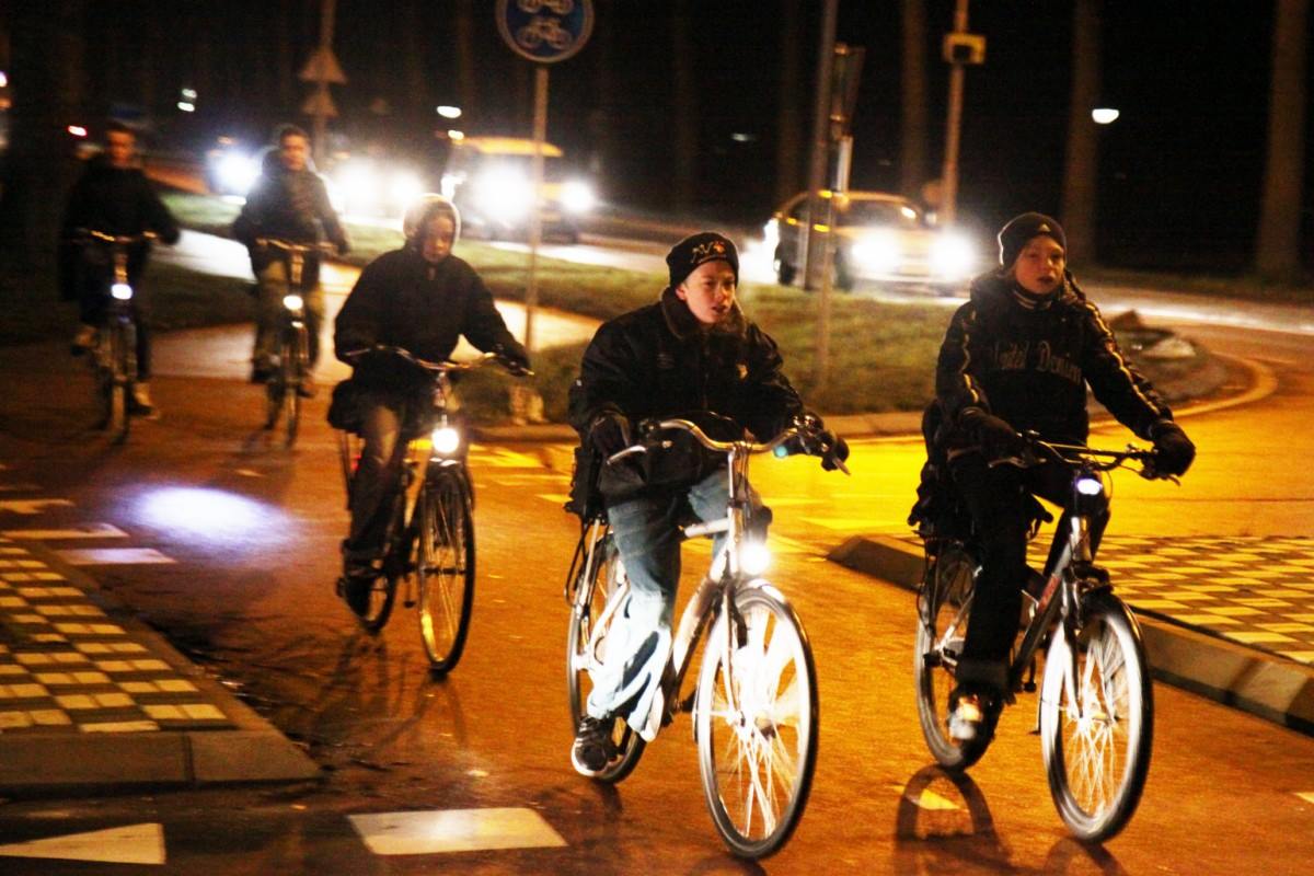 37 boetes uitgedeeld voor fietsen zonder verlichting