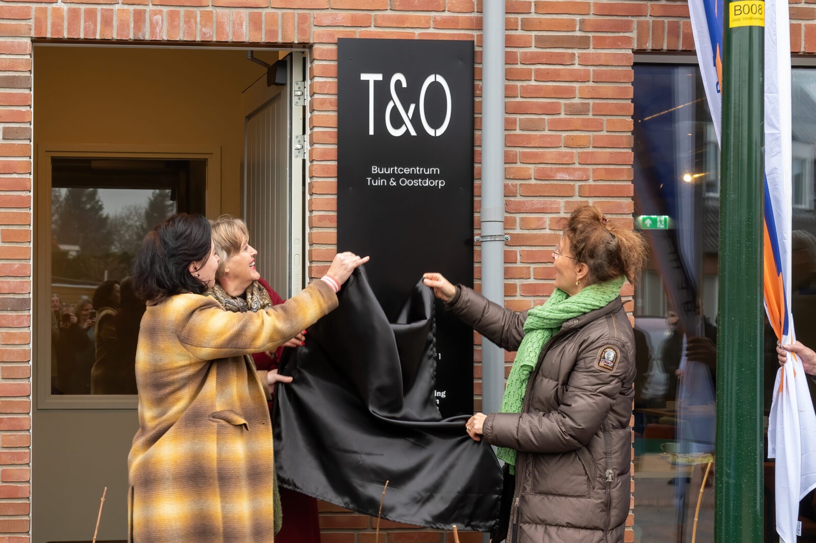 Feestelijke onthulling nieuwe sociale huurwoningen en buurtcentrum op T&O terrein Bergen