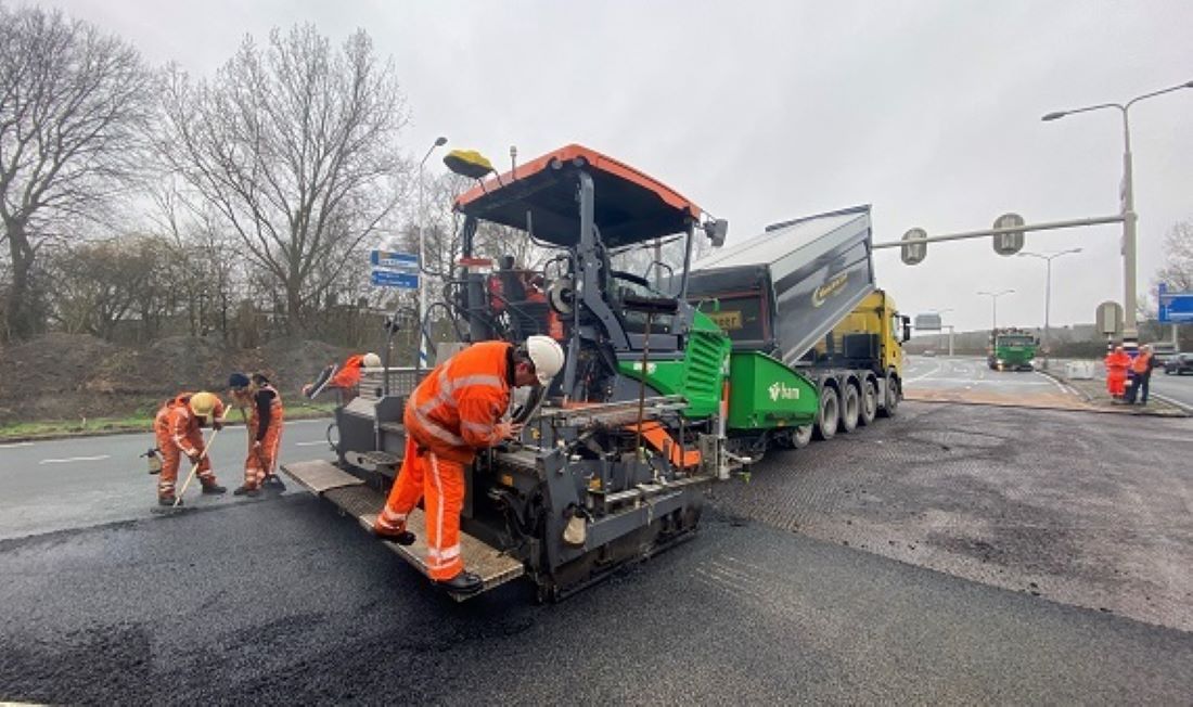 Provincie repareert het asfalt van de Provincialeweg Alkmaar - Schagen (N245)