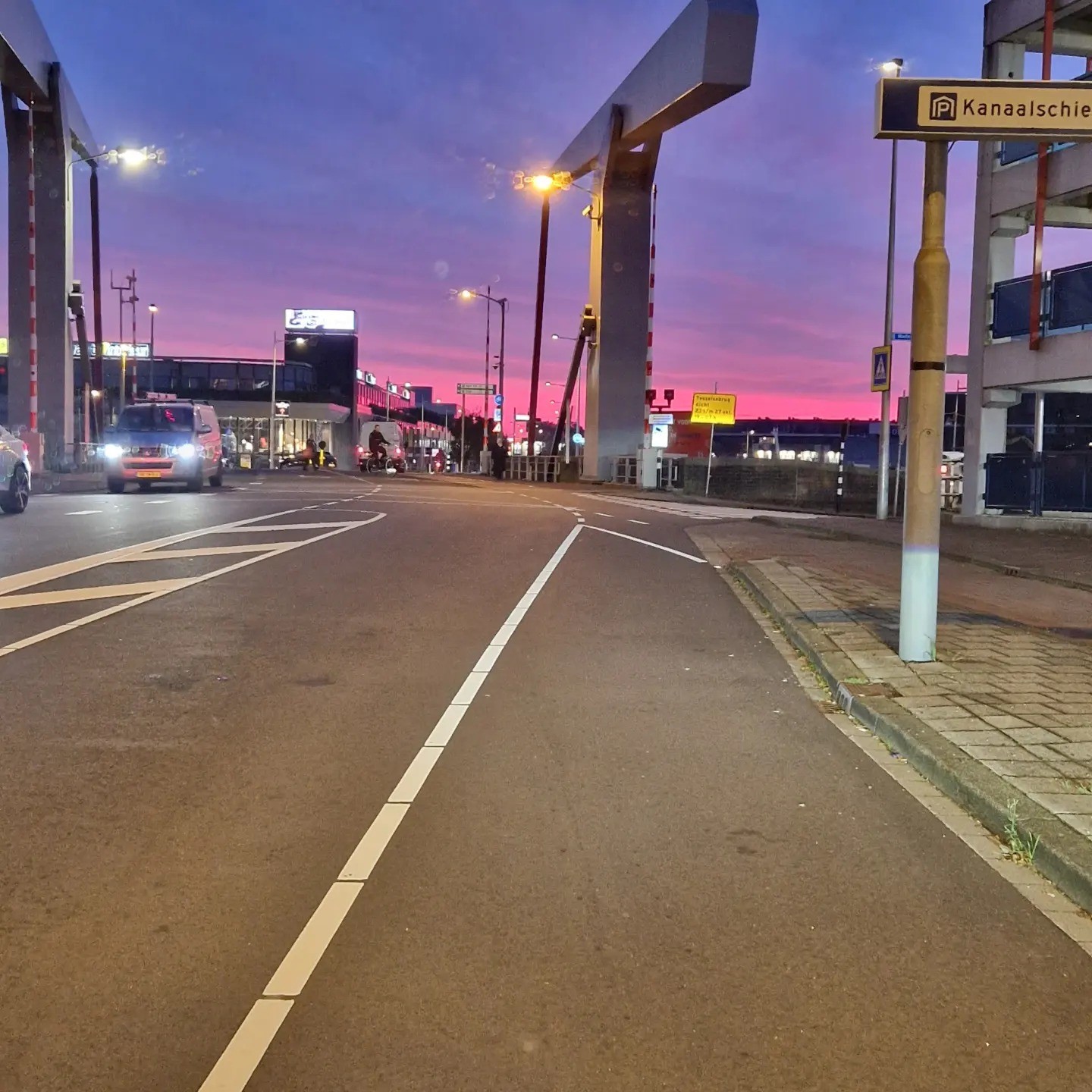 Verkeerschaos in Alkmaar door storing Tesselsebrug