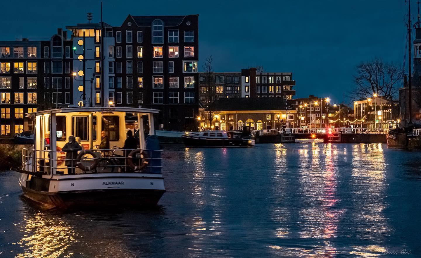 Veerdienst vaart Eilandswal - Bierkade ook op zon- en feestdagen