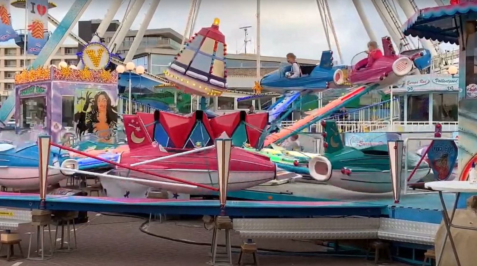 Paaskermis in Egmond aan Zee