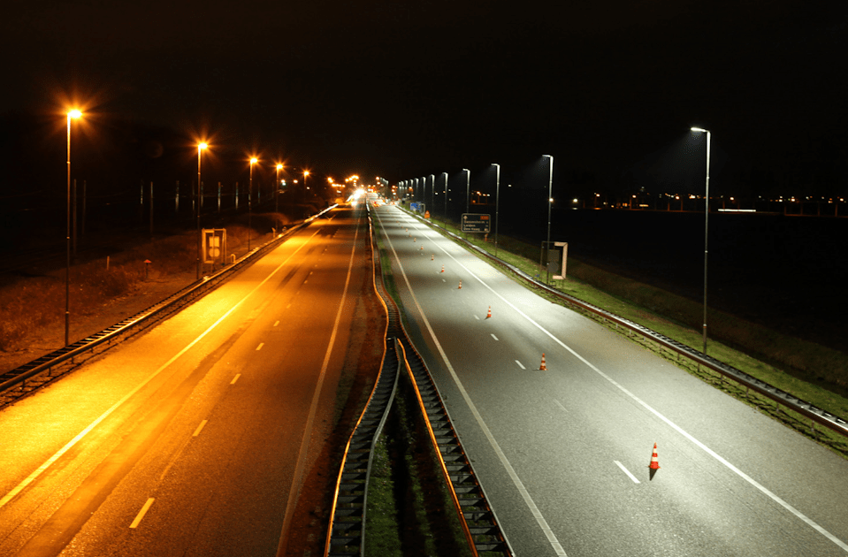 Rijkswaterstaat vervangt verlichting langs Rijkswegen Noord-Holland