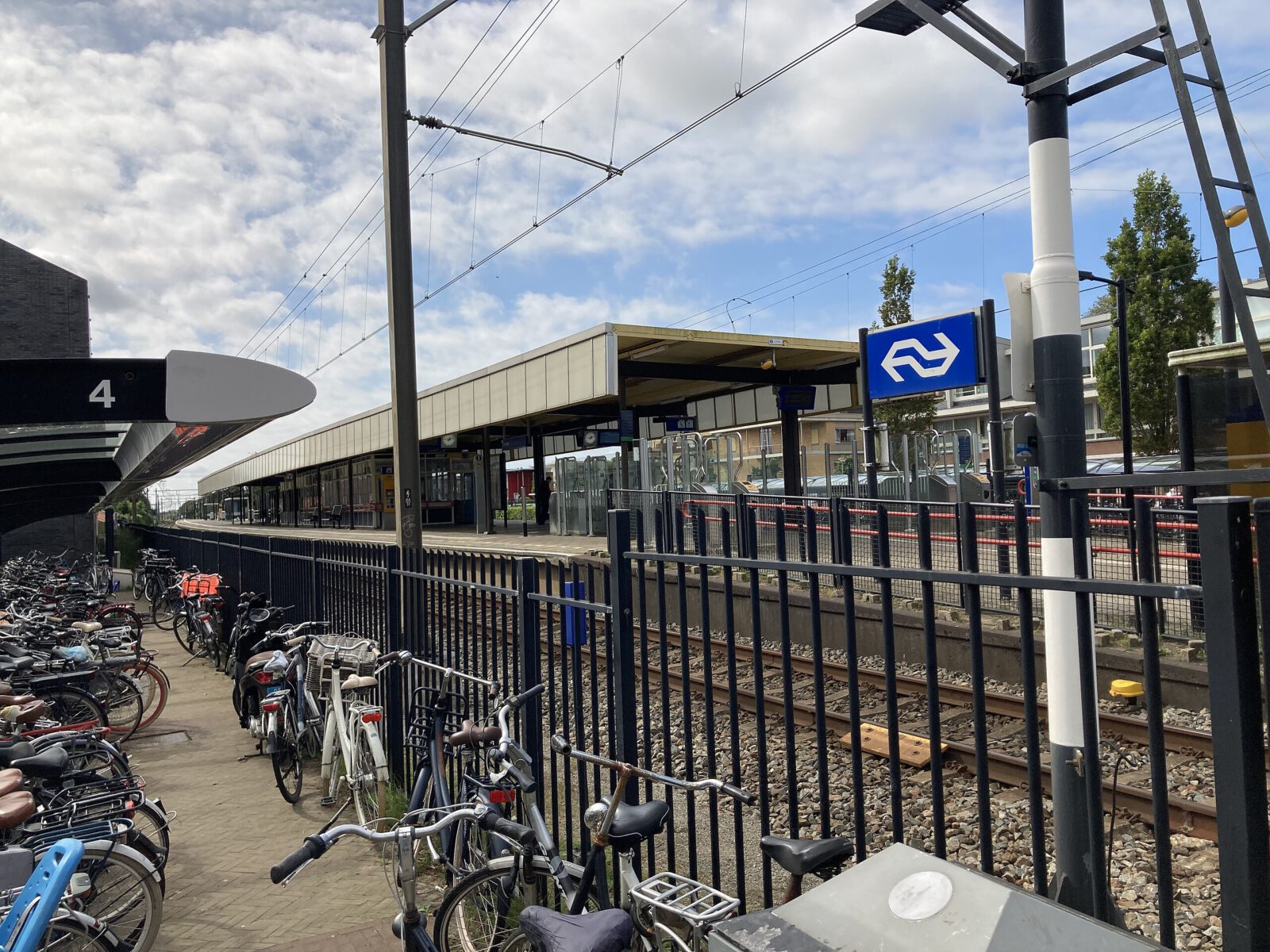 Station Heiloo krijgt nieuwe perronkap