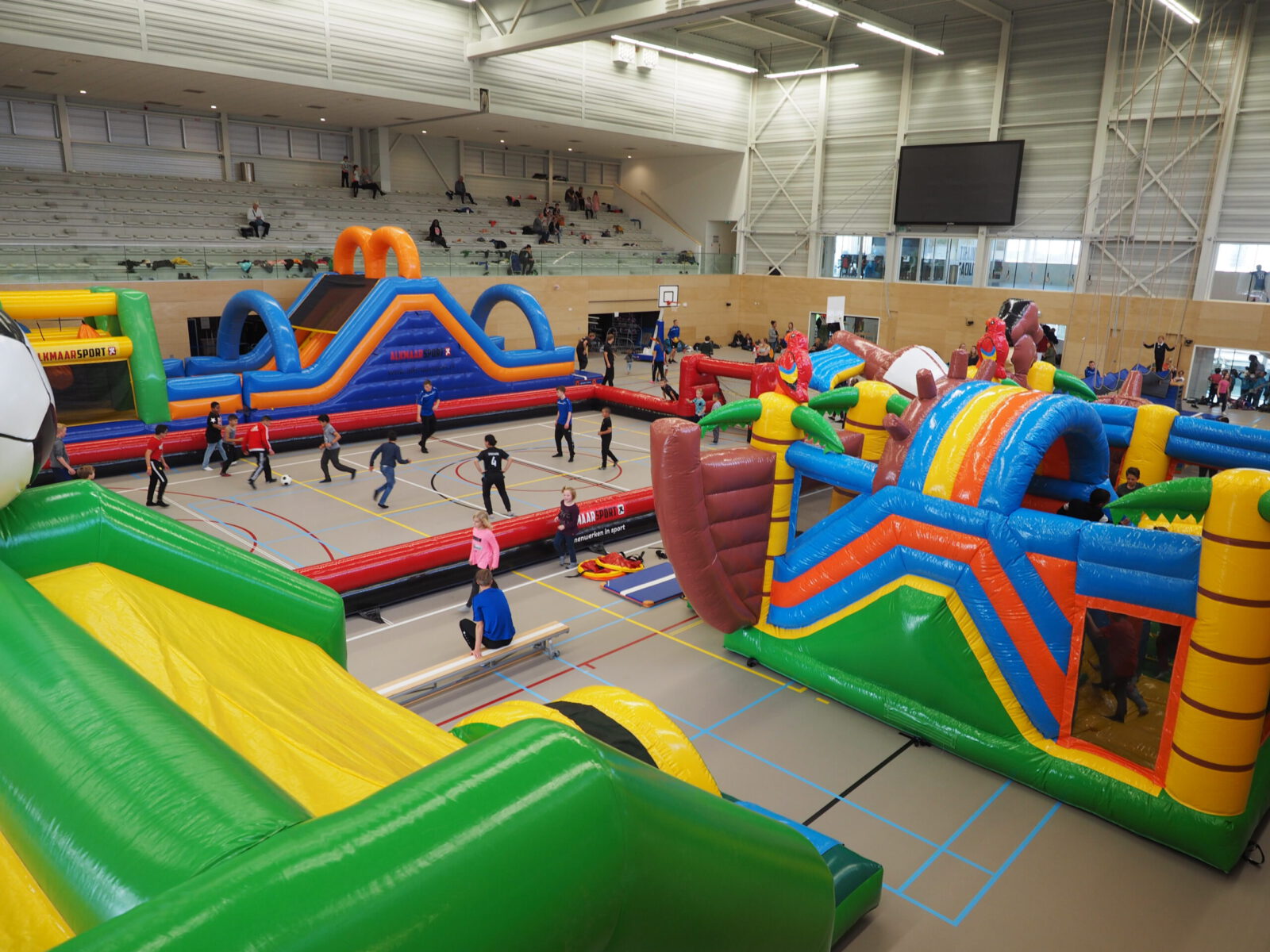 Sportieve meivakantie-activiteiten voor de jeugd