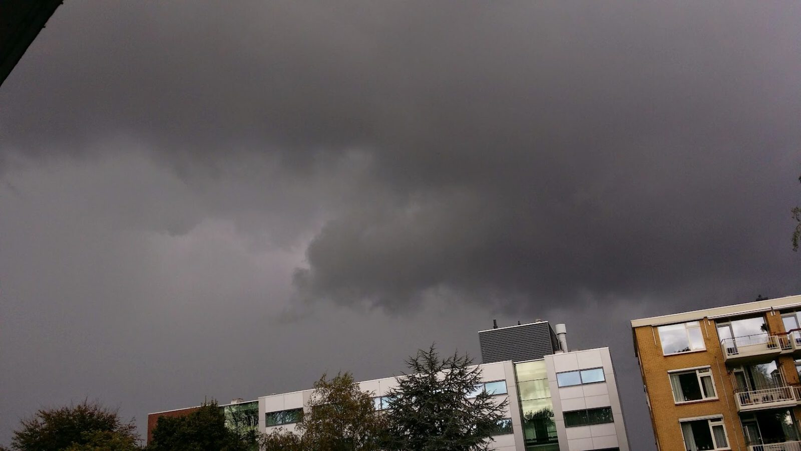 Weer: Code geel vanwege zware regen en onweersbuien