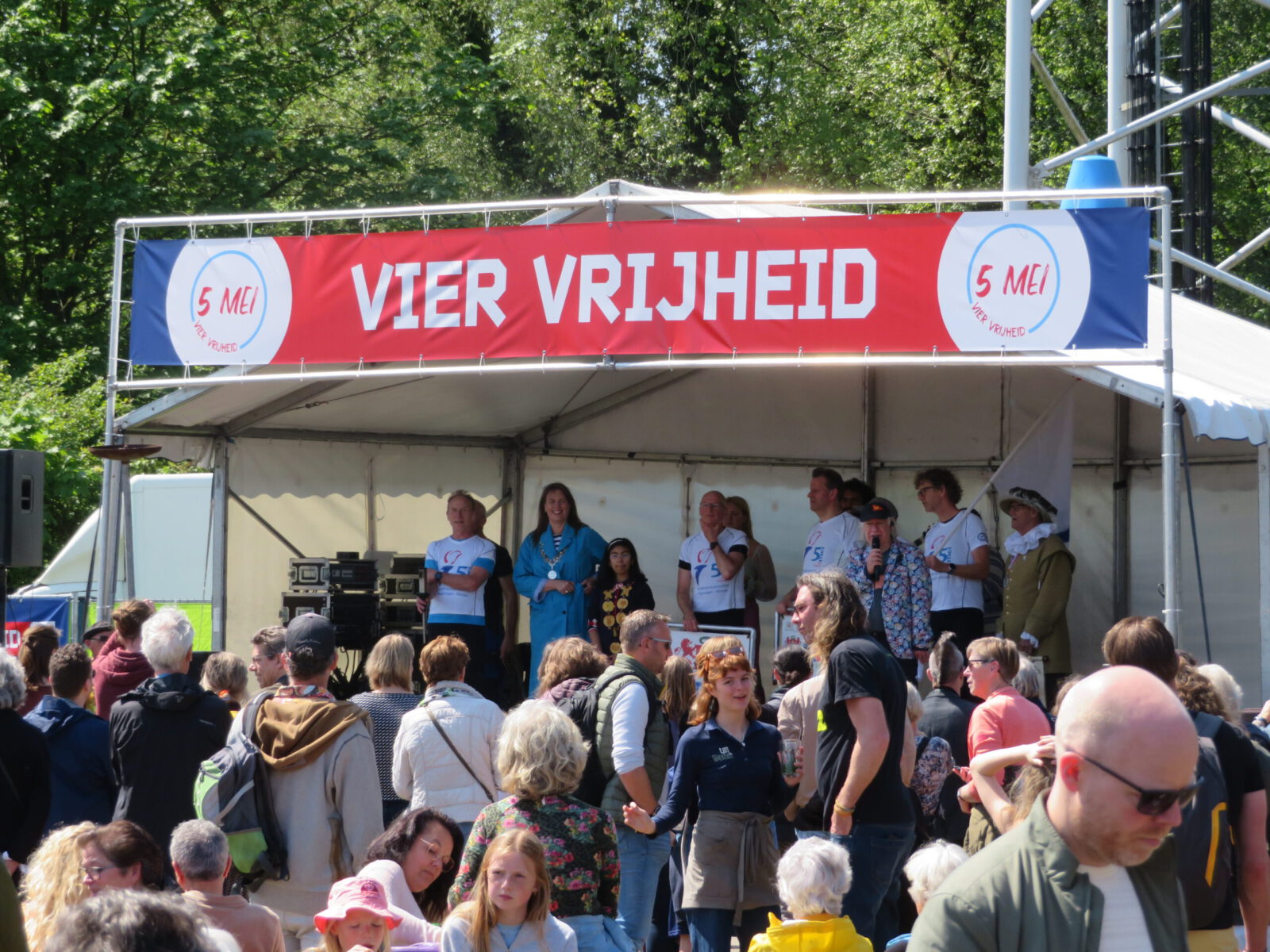 Zon en modder tijdens Bevrijdingsdag bij Gasfabriek in Alkmaar