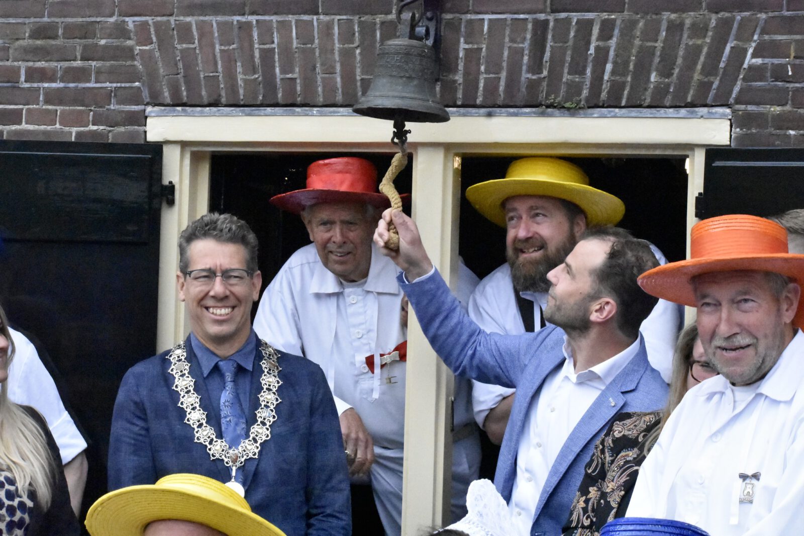 Kaasmarkt geopend door Marcel Husselman