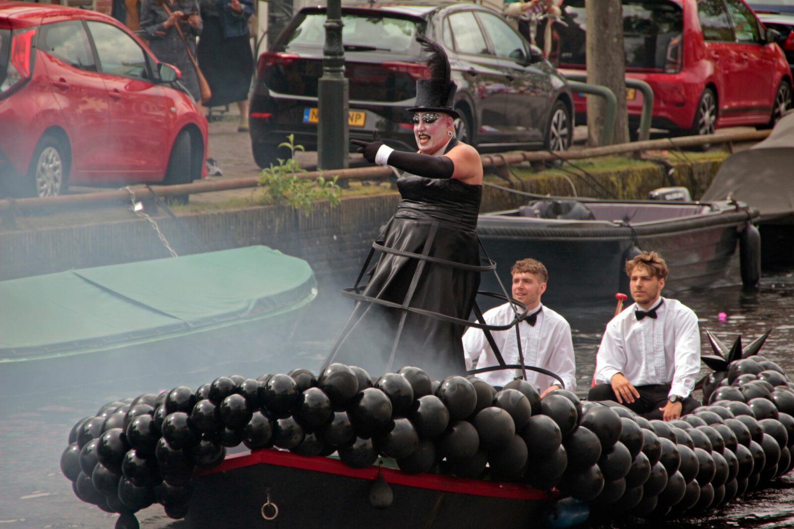 Vijftiende Alkmaar Pride afgesloten met kleurrijke Grachtenparade