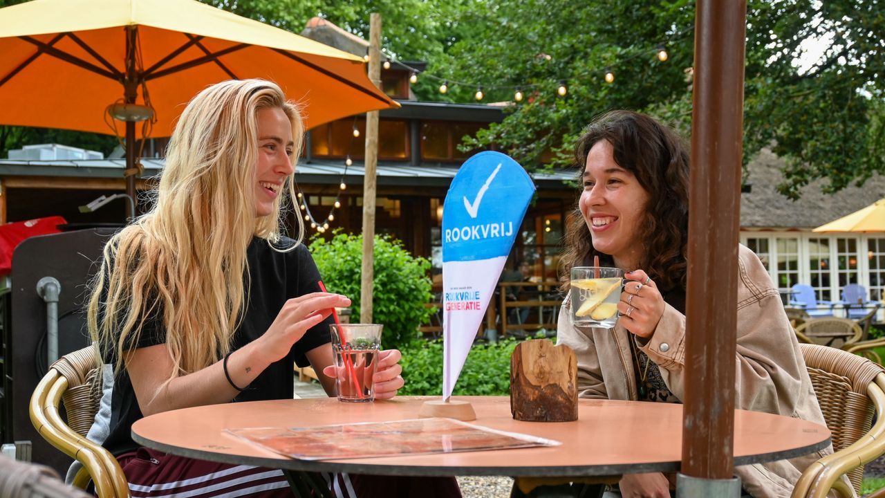 Opmars rookvrij terras verdeelt de meningen: ‘Sigaretje moet toch kunnen?