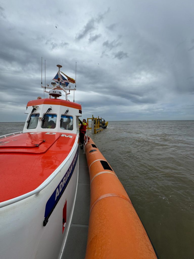 Catamaranongeluk Egmond: KNRM redt zeilers