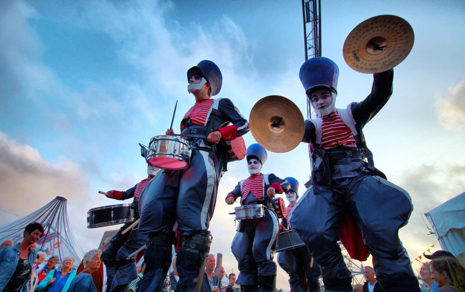 Gratis straattheater in binnenstad Alkmaar