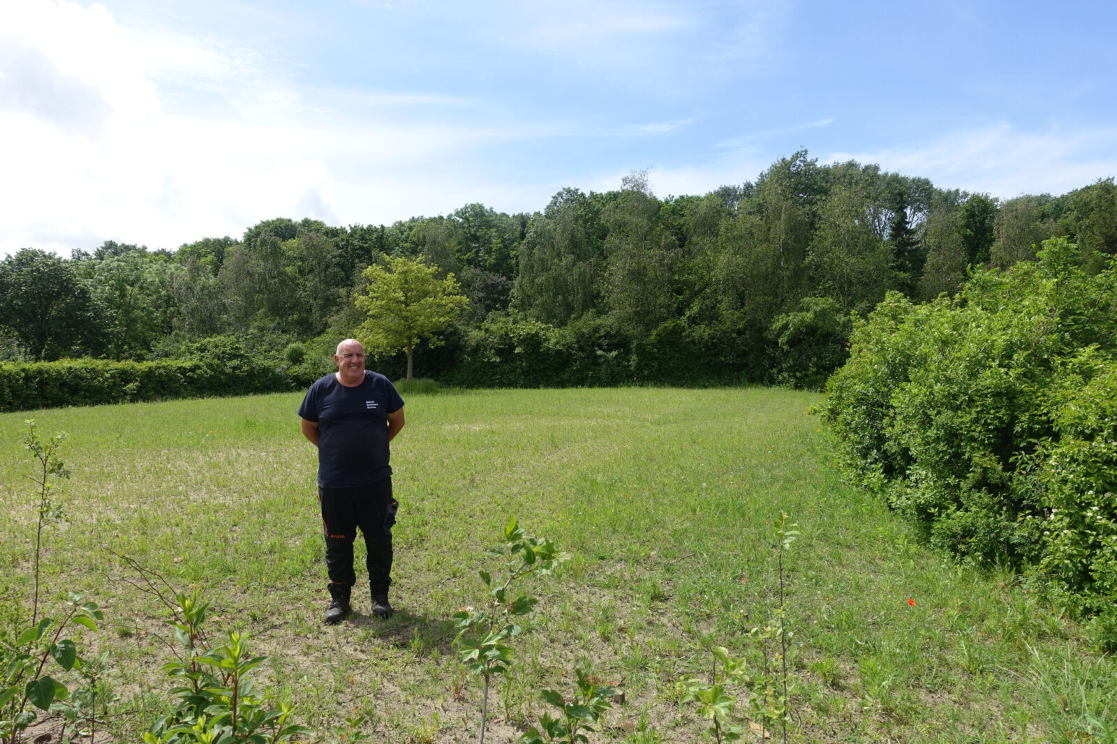 Burgemeester van gemeente Castricum opent natuurbegraafplaats