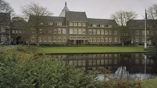 Man uit Alkmaar vernielde ruiten GGZ-instelling in Heiloo, maar hoeft niet terug naar de gevangenis