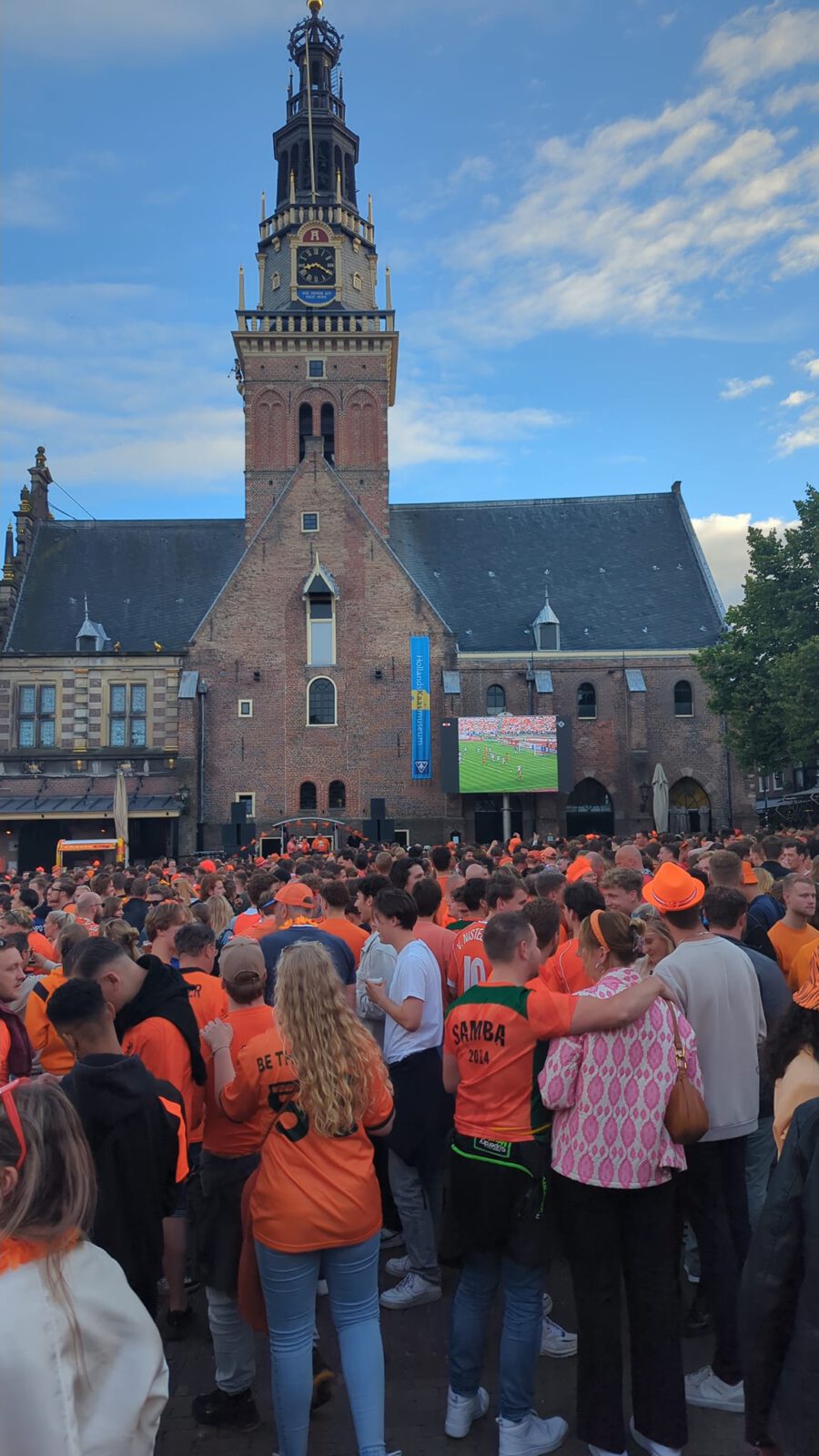 Vol Waagplein ziet Oranje verliezen