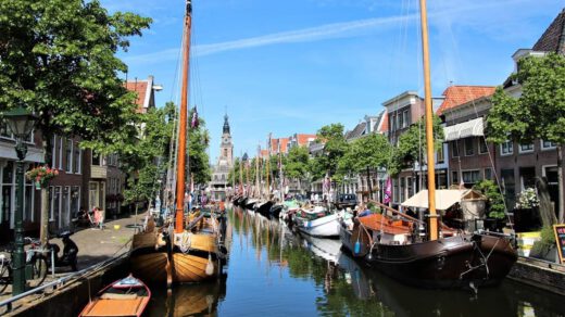 Proef met vergunningen voor ligplaatsen in zes grachten in Alkmaar