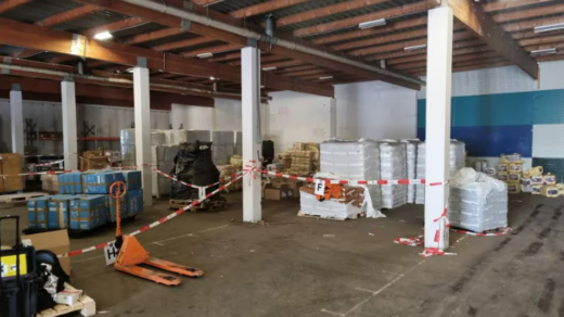 Grote hoeveelheid goederen in beslag genomen bij Pand in Alkmaar