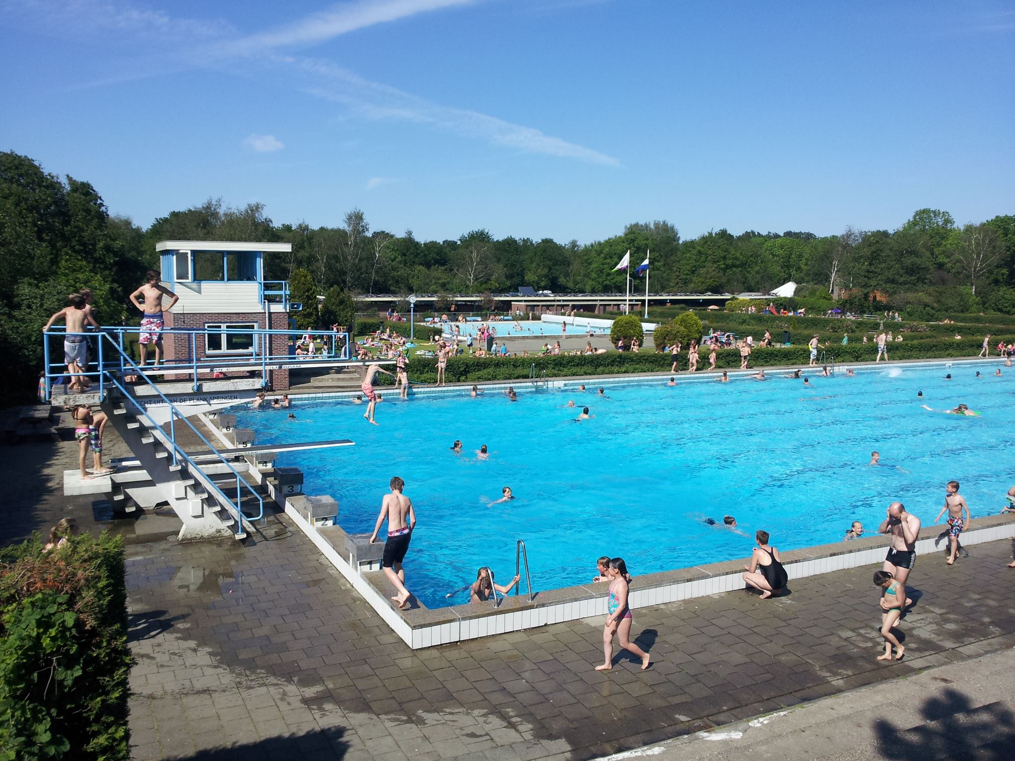 Partijen Heiloo willen zwembad Het Baafje deze zomer openhouden