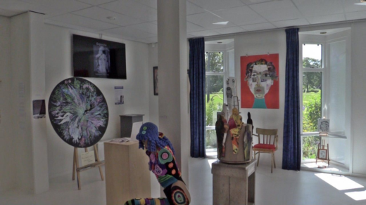 Verhalenkamer Heiloo brengt expositie Voorbij Mislukking en Succes (VIDEO)