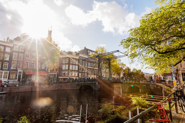 Populaire Amsterdam City Walk viert de 10e editie in stijl