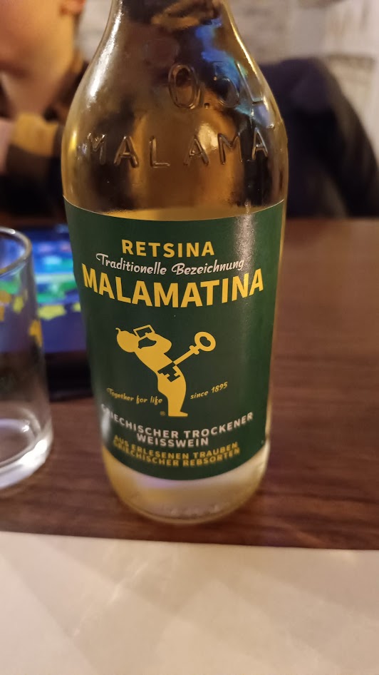 Retsina… wat is het? Griekse wijn met een bijzonder smaak