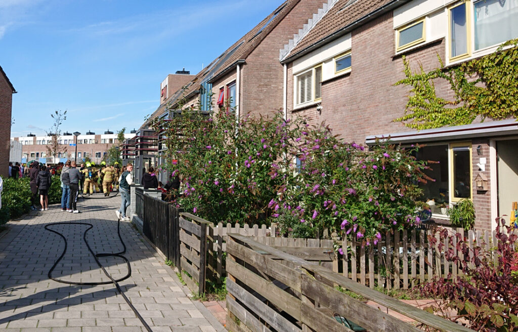 Middelbrand bij de Zaan in Heerhugowaard