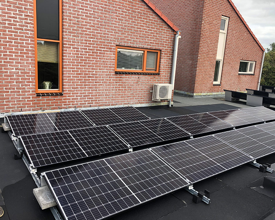 Zorgen over zelf installatie zonnepanelen en thuisaccu’s in Alkmaar