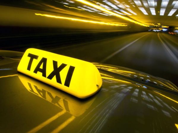 Taxichauffeurs in Alkmaar zijn 'helemaal klaar' met oneerlijke concurrentie