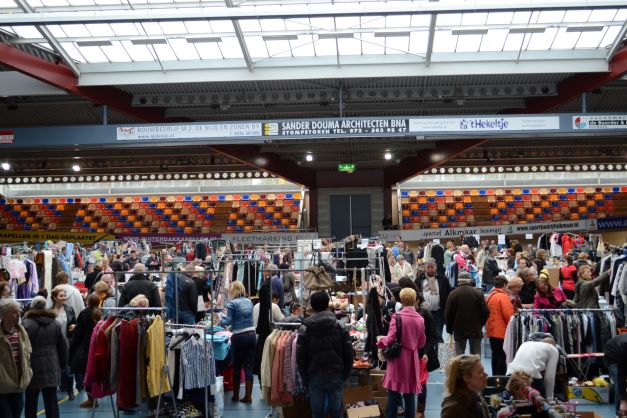 Grote en gezellige top rommelmarkt met 240 kramen Wielerbaan in Alkmaar!!