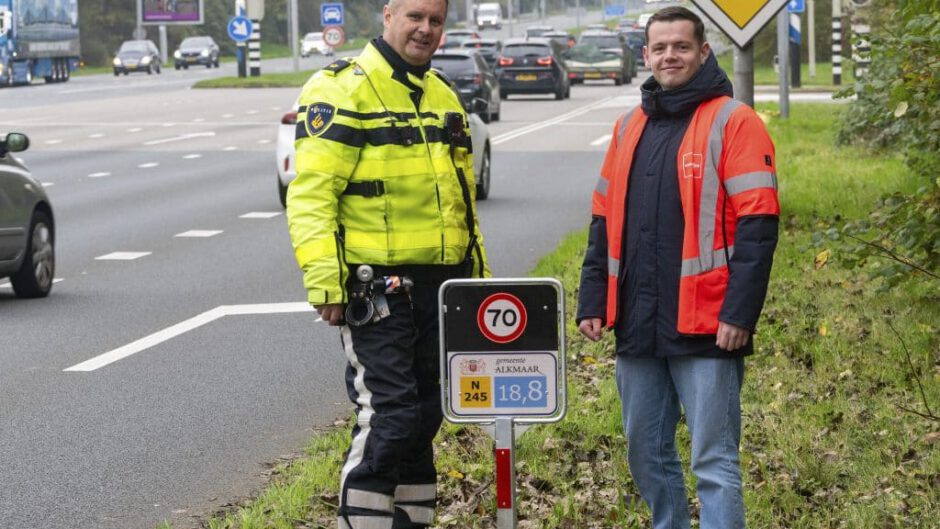 Nieuwe hectometerpaaltjes langs Huiswaarderweg