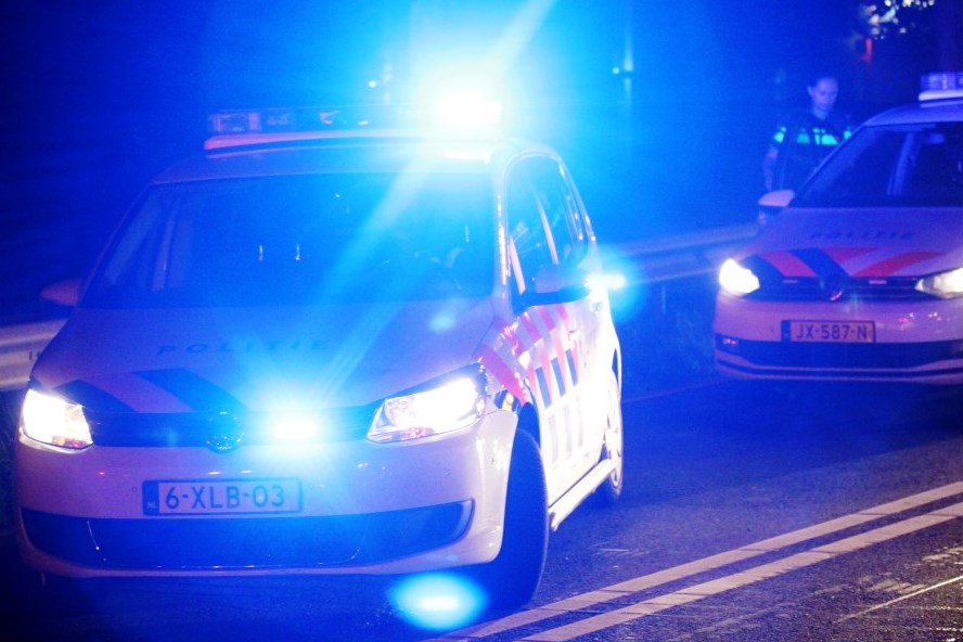 Kortstondige brand na explosie op balkon van flat aan Maasstraat in Alkmaar