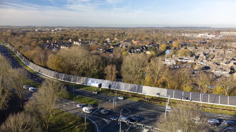 Het Energieleverend Geluidsscherm aan de Huiswaarderweg is afgerond 