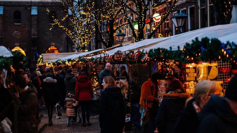 Hele Waagplein wordt weer omgetoverd tot een sfeervolle kerstmarkt