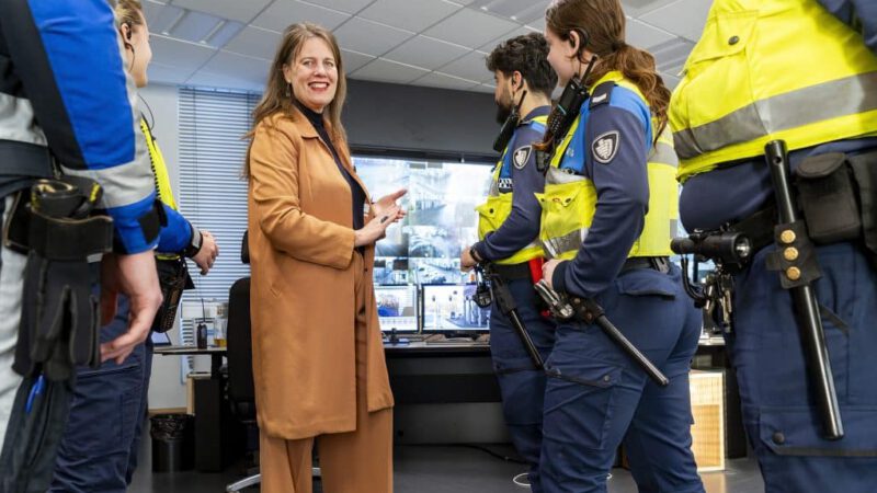 BOA’s dragen vanaf nu in Alkmaar korte wapenstok