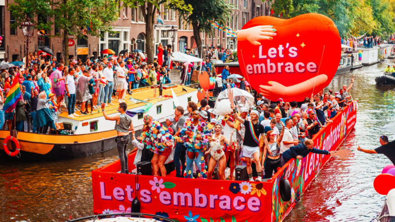 Noord-Holland vaart opnieuw mee tijdens Canal Parade 2025