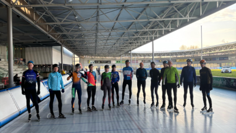 Nanette schaatst op één dag 739 rondes op ijsbaan De Meent