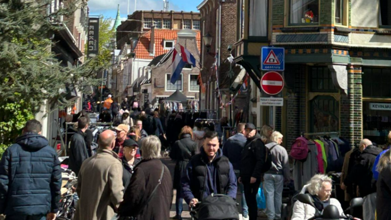 De vlag uit met Koningsdag? Amper 2 op de 10 doet het nog