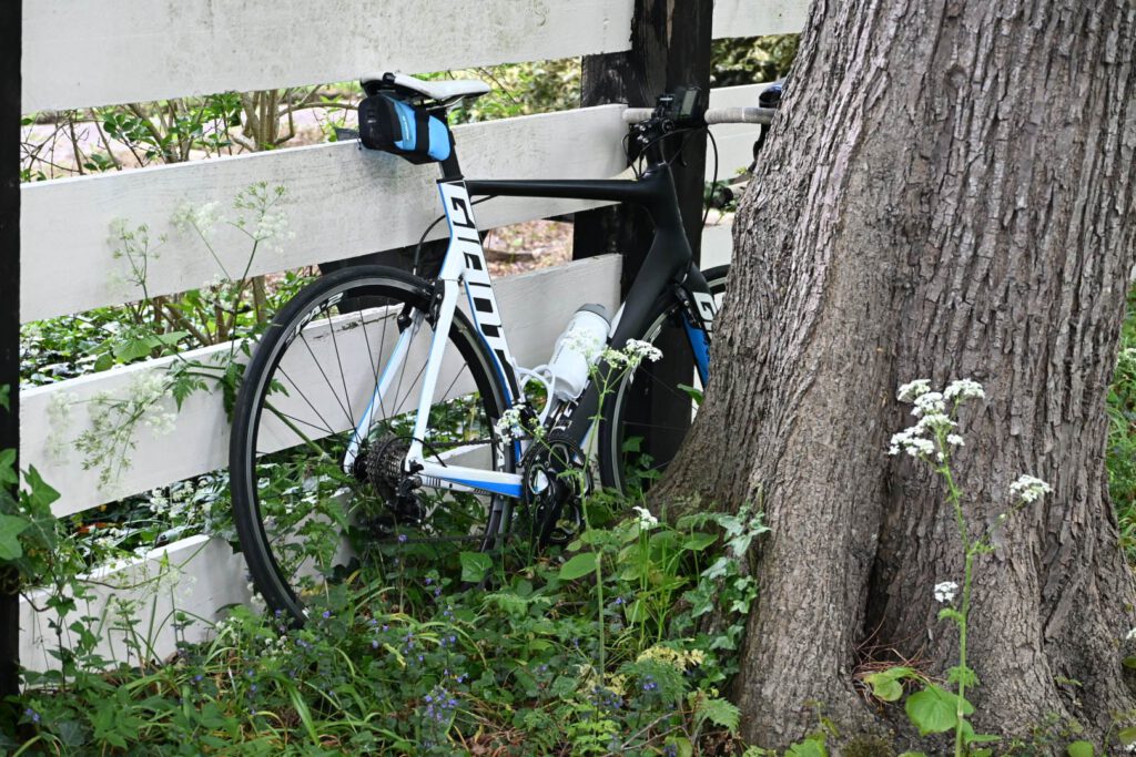 Wielrenner gewond na val langs fietspad in Heiloo