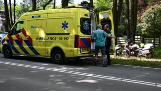 Wielrenner gewond na val langs fietspad in Heiloo