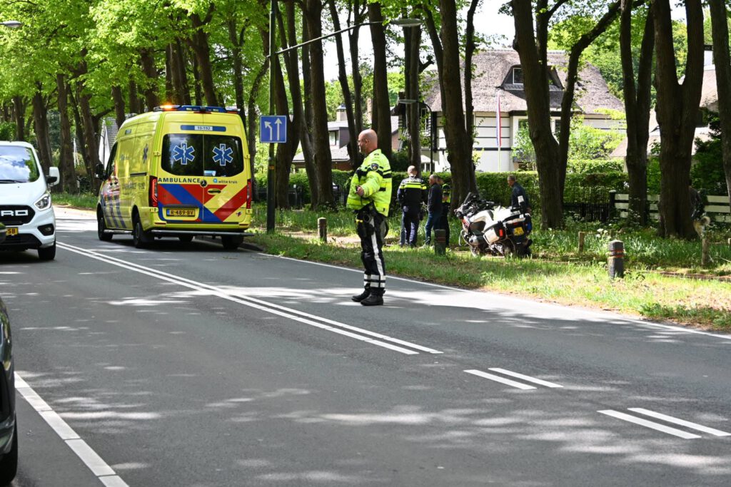 Wielrenner gewond na val langs fietspad in Heiloo